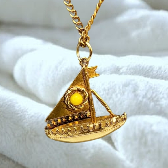 .Gold Tone Reversible Sailboat with Gold Tone Chain - Picture 5 of 5